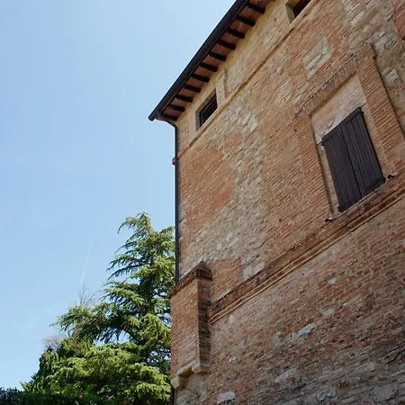 La Rocca Di Rossoporpora Mantignana