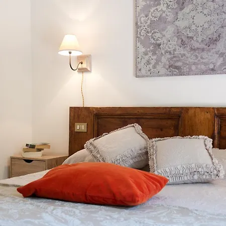 Alloggio per agriturismo La Rocca Di Rossoporpora