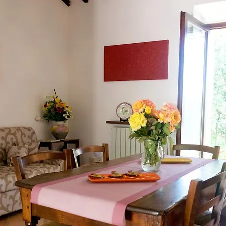 Alloggio per agriturismo La Rocca Di Rossoporpora