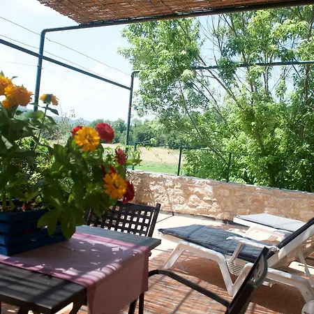 Alloggio per agriturismo La Rocca Di Rossoporpora