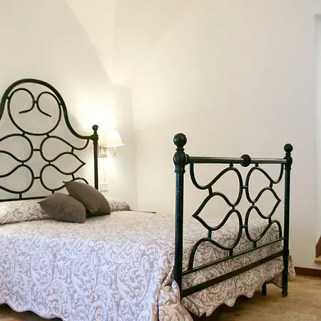 La Rocca Di Rossoporpora Alloggio per agriturismo *