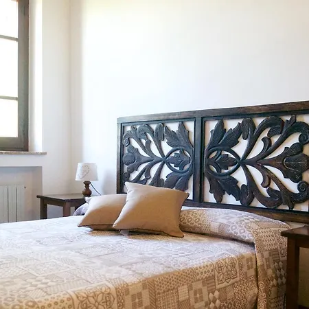 Alloggio per agriturismo La Rocca Di Rossoporpora *