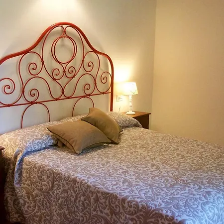 Alloggio per agriturismo La Rocca Di Rossoporpora Mantignana