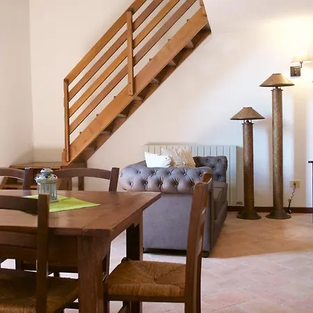 Alloggio per agriturismo La Rocca Di Rossoporpora