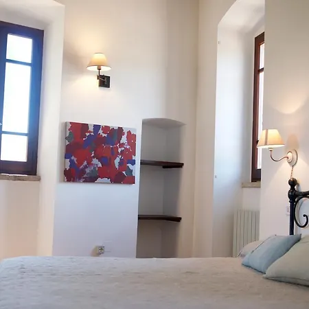 Alloggio per agriturismo La Rocca Di Rossoporpora *